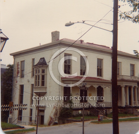  : Court 8th 1806 100 lhf