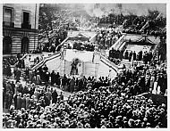 Monument Terrace - Crowd 1920s