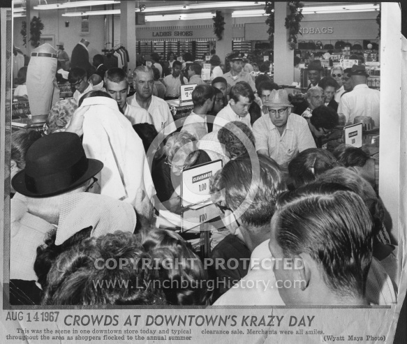  : Retail Merchants crowds Krazy d