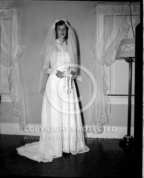  : Louis Arthur Wedding Gown, Aug 22 1951