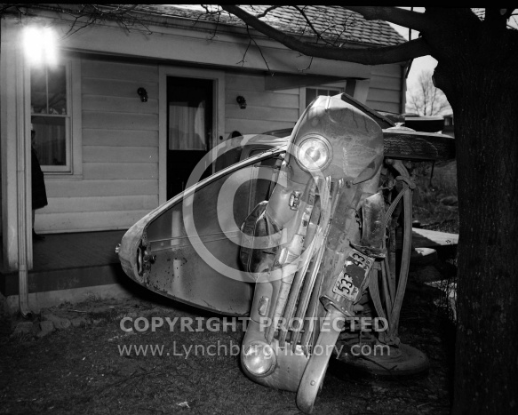  : Gordan Thomas - Car in Wright's yard