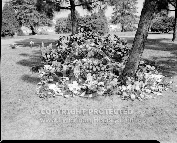  : MISS LACY WOODY GRAVE?? OCTOBER