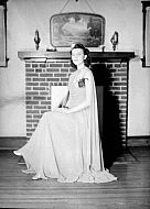  : ELENOIR RAY