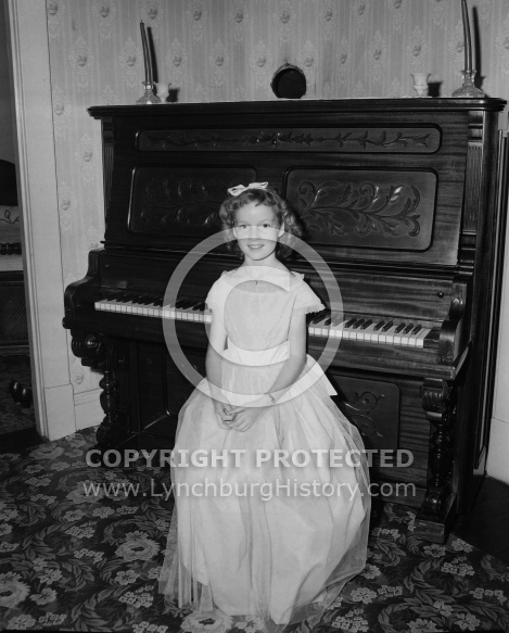  : SHELBY FARMER, EVENING GOWN, JUNE 13