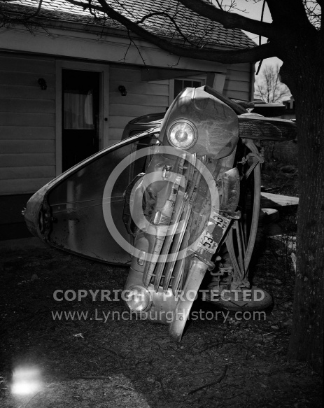  : Gordan Thomas - Car in Wright's yard