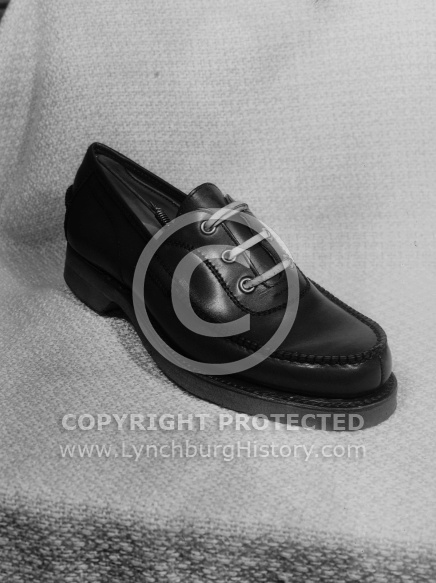  : SHOES