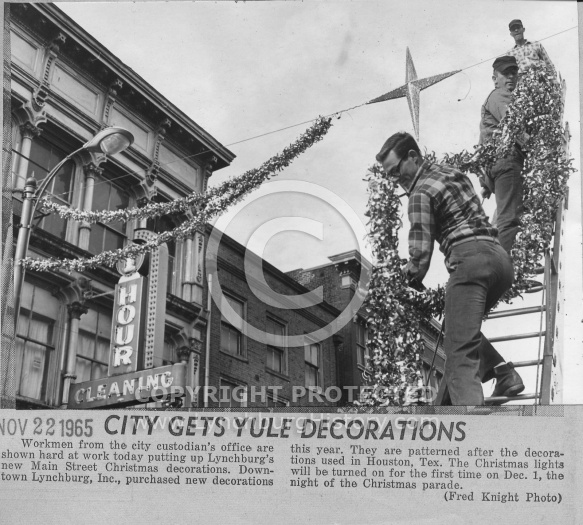  : Christmas lts Main st decorations