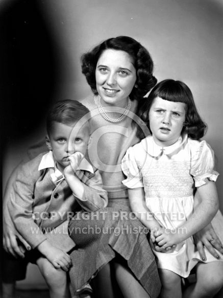  : Mary Anne Lang & Family, Dec 1952