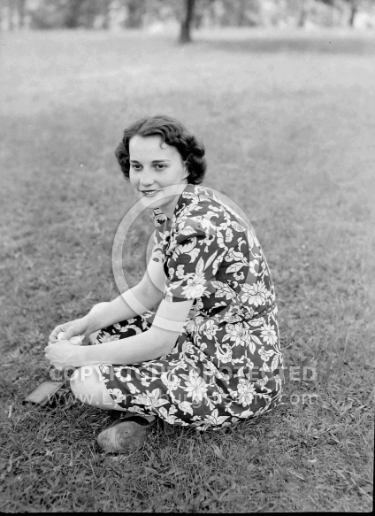  : GROUP MARGARET BROWN, JOSEPHINE HARVEY, BERT HARVEY