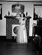  : Photo's of Shirley Smith in gown