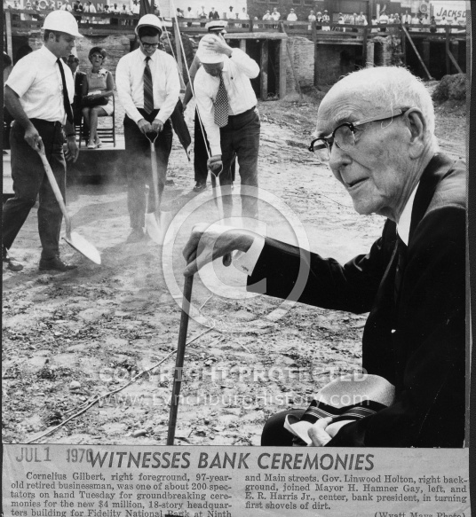  : Fidelity const Cornelius gilber