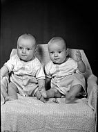  : Frank Lang Twins