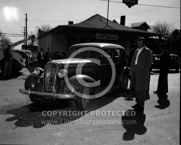  : Gordan Thomas - Car in Wright's yard