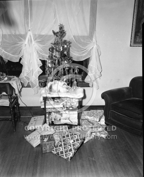  : Christmas Tree 1951