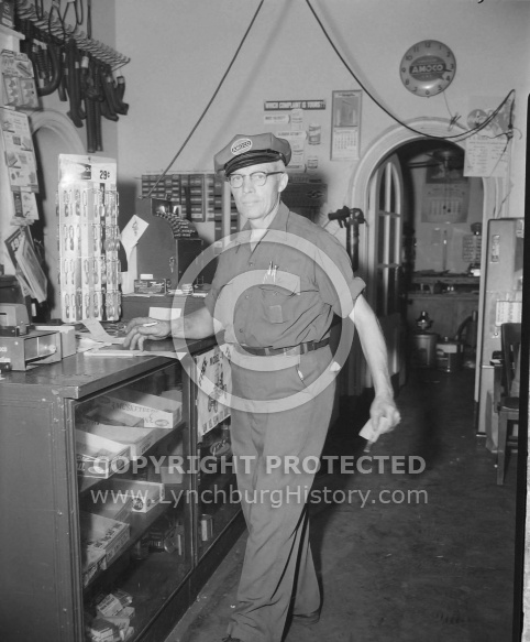  : Cap Harris Service Station, August, 1985