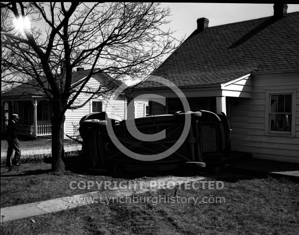 : Gordan Thomas - Car in Wright's yard