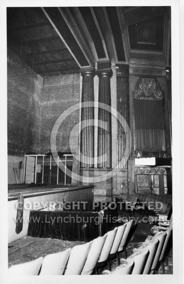 Paramount Interior - Columns Organ