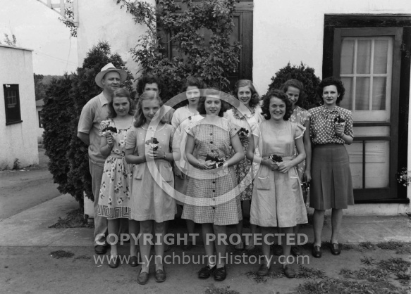  : Poppy Girls, American Legion Post 174, May 20, 1946, Smith Auto 